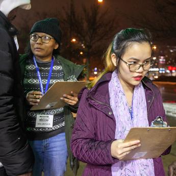UChicago students talk to members of the Chicago homeless population 