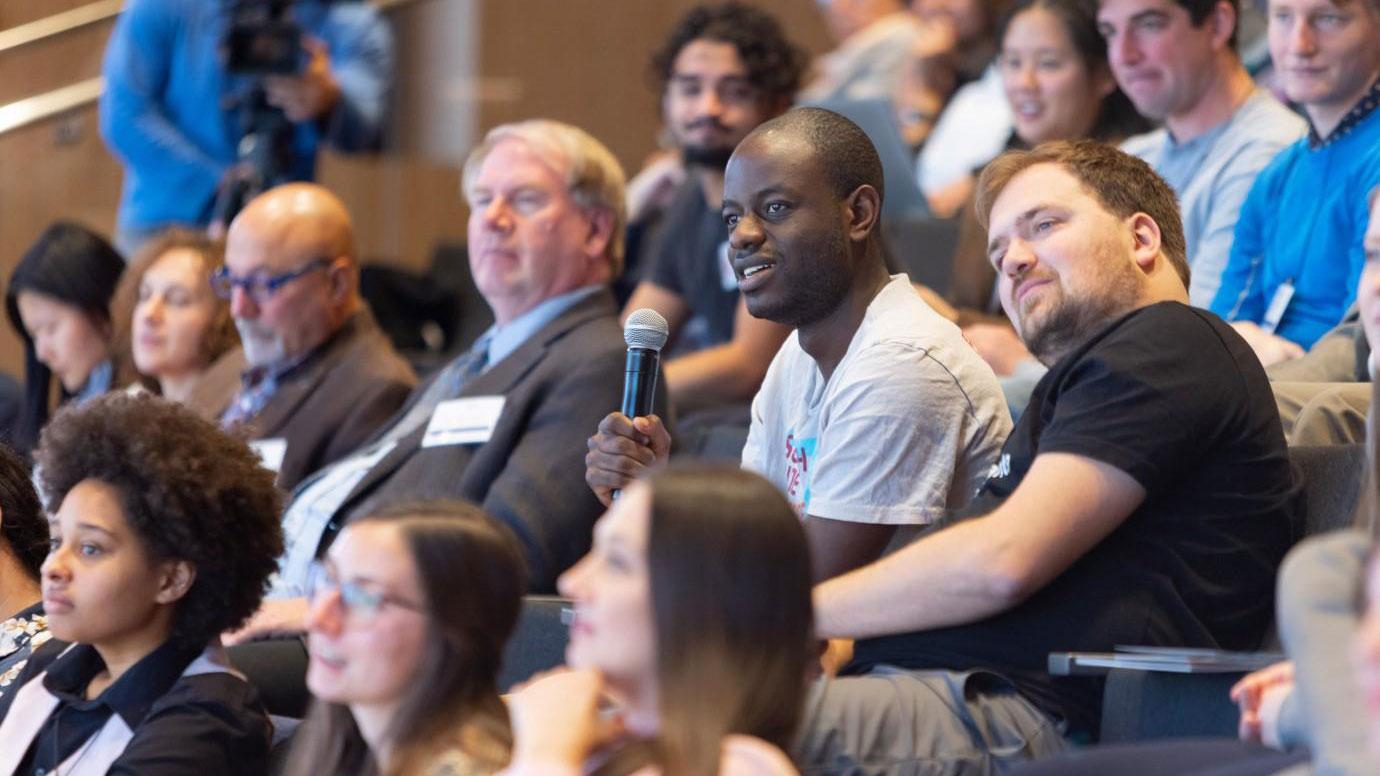 People attend the Chicago Quantum Summit in November. 