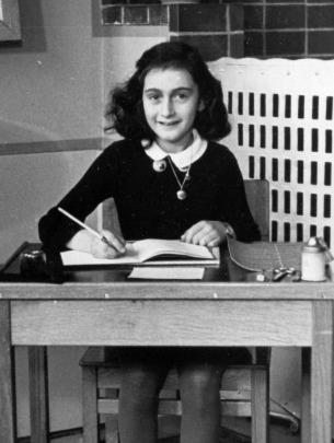 I Am Anne Frank – Chukaruka
