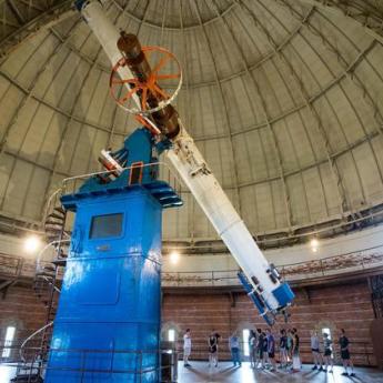U. of C.'s Yerkes Observatory has been a cherished icon for decades. Now it's for sale, and people are nervous