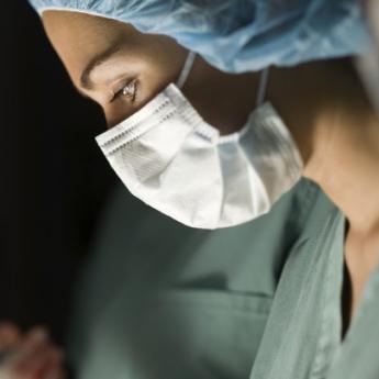 Women More Likely to Survive Heart Attacks If Treated by Female Doctors