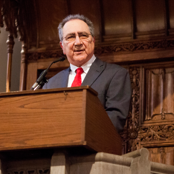 Hugo Sonnenschein delivers the Aims of Education address to first-year University of Chicago students in September 2014 at Rockefeller Memorial Chapel.
