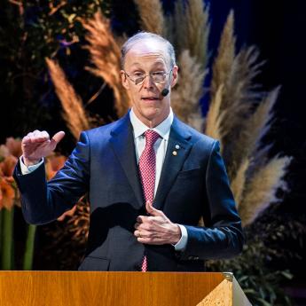 Douglas Diamond delivers lecture at the Nobel Foundation in Sweden