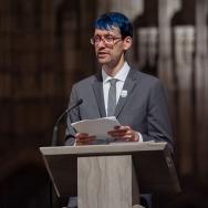 Patrick Jagoda delivers the 2024 Aims of Education inside Rockefeller Memorial Chapel